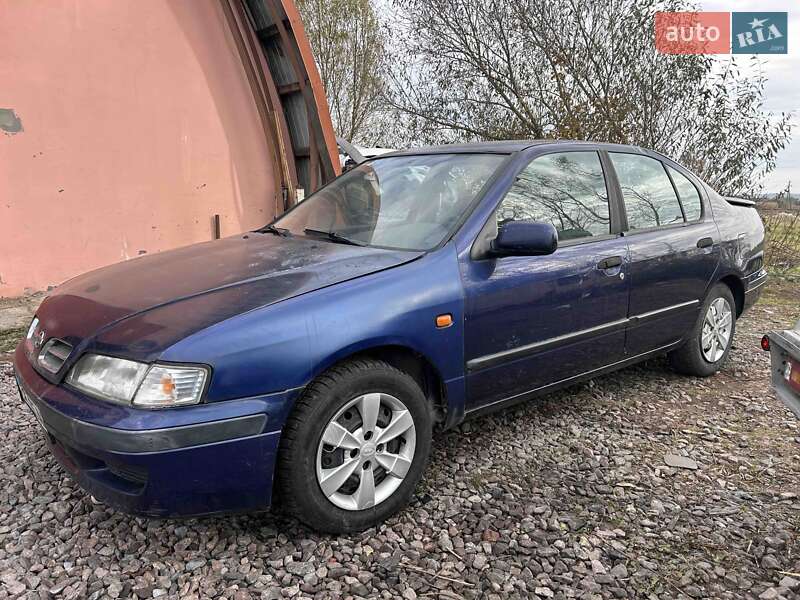 Седан Nissan Primera 1997 в Іваничах