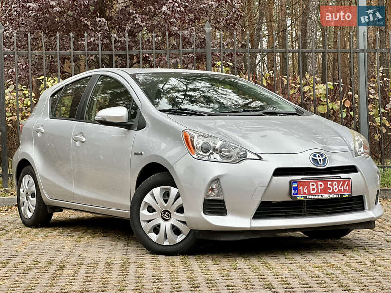 Хэтчбек Toyota Prius C 2014 в Киеве Хэтчбек Toyota Prius C 2014 в Киеве