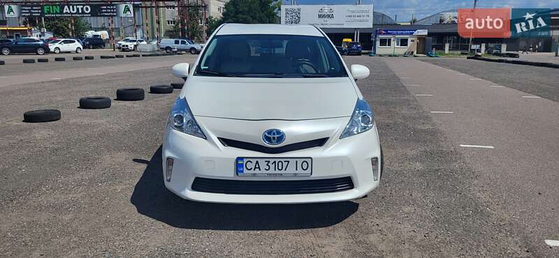 Универсал Toyota Prius v 2012 в Черкассах Универсал Toyota Prius v 2012 в Черкассах