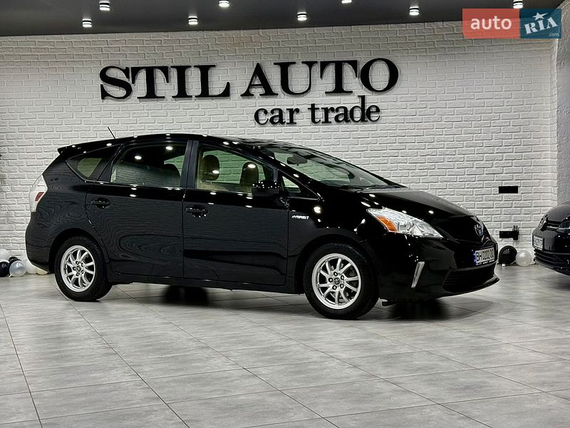 Универсал Toyota Prius v 2013 в Одессе