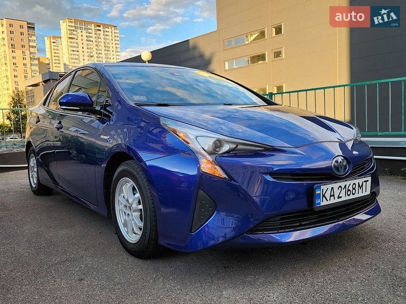 Хэтчбек Toyota Prius 2016 в Киеве Хэтчбек Toyota Prius 2016 в Киеве