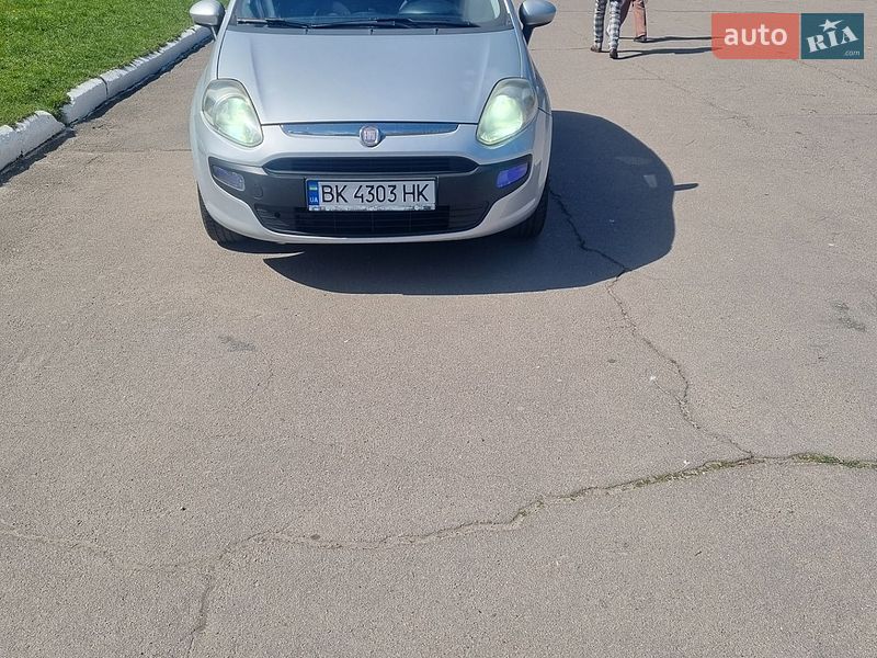 Хэтчбек Fiat Punto 2011 в Ровно