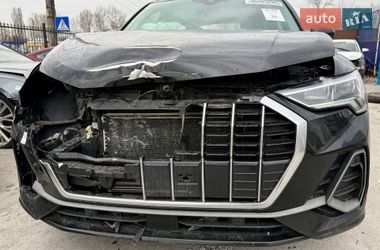 Позашляховик / Кросовер Audi Q3 2019 в Києві