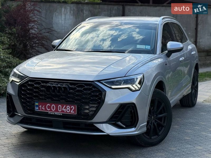 Позашляховик / Кросовер Audi Q3 2021 в Стрию