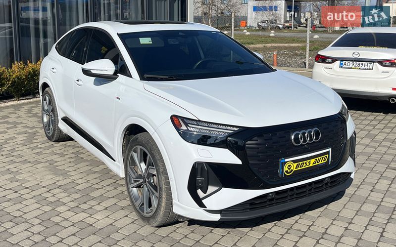 Внедорожник / Кроссовер Audi Q4 e-tron 2024 в Мукачево