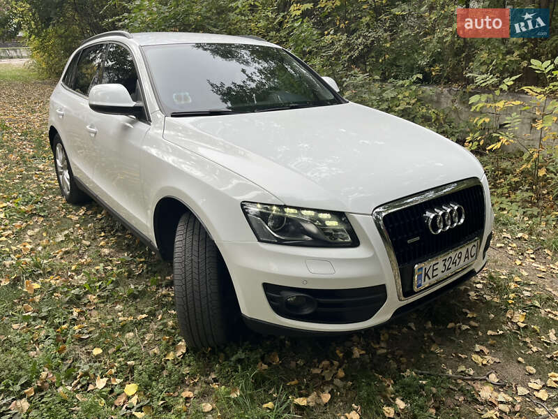 Внедорожник / Кроссовер Audi Q5 2009 в Каменском
