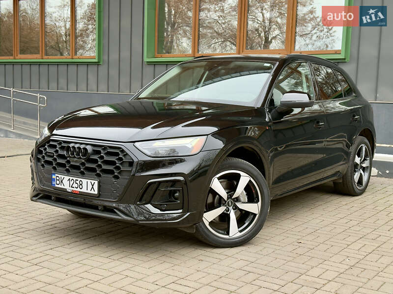 Внедорожник / Кроссовер Audi Q5 2021 в Ровно