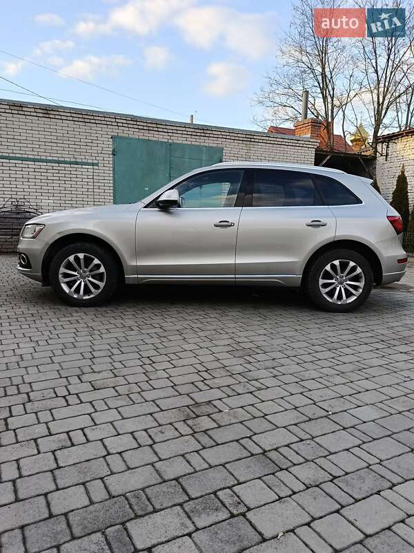 Позашляховик / Кросовер Audi Q5 2015 в Луцьку