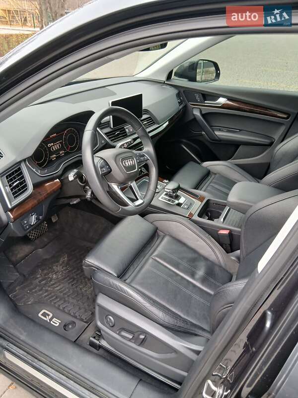 Позашляховик / Кросовер Audi Q5 2019 в Кам'янському