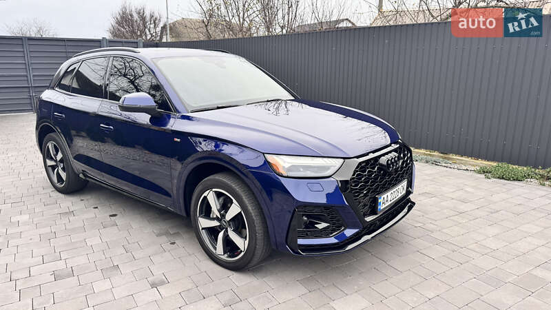 Внедорожник / Кроссовер Audi Q5 2021 в Киеве