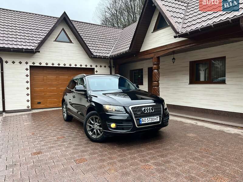Внедорожник / Кроссовер Audi Q5 2011 в Тячеве