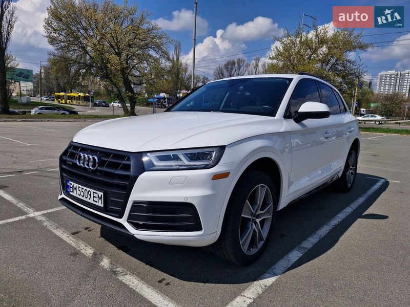 Позашляховик / Кросовер Audi Q5 2020 в Києві