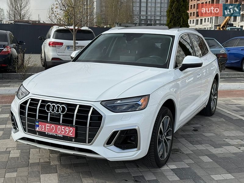 Внедорожник / Кроссовер Audi Q5 2021 в Киеве
