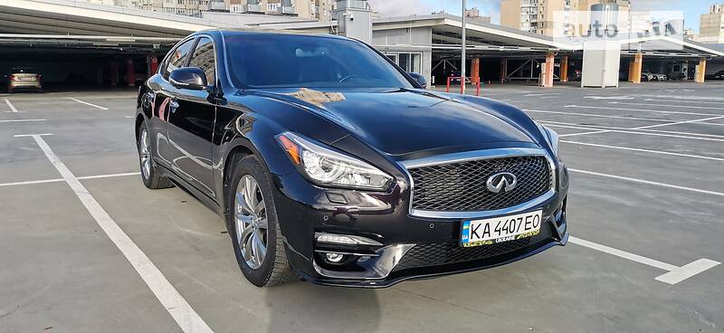 Седан Infiniti Q70 2015 в Киеве Седан Infiniti Q70 2015 в Киеве