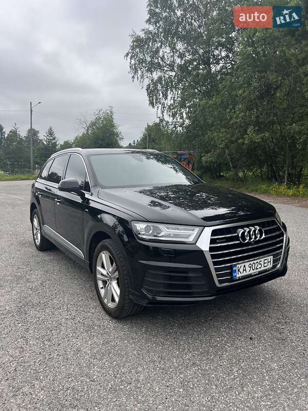 Позашляховик / Кросовер Audi Q7 2016 в Києві
