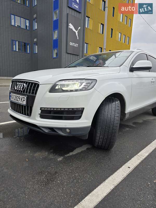 Внедорожник / Кроссовер Audi Q7 2013 в Киеве
