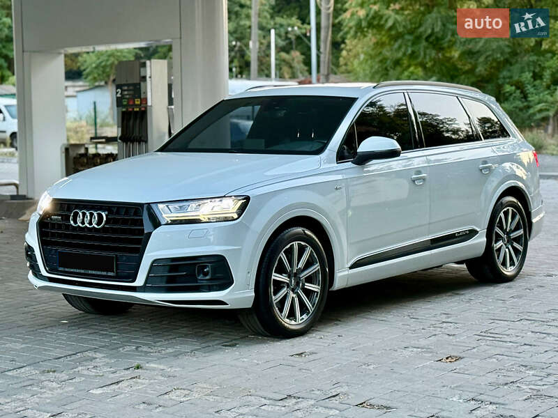 Позашляховик / Кросовер Audi Q7 2015 в Дніпрі Позашляховик / Кросовер Audi Q7 2015 в Дніпрі