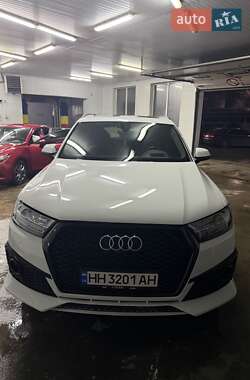 Позашляховик / Кросовер Audi Q7 2017 в Чернівцях