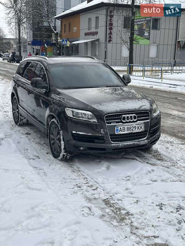 Внедорожник / Кроссовер Audi Q7 2006 в Могилев-Подольске
