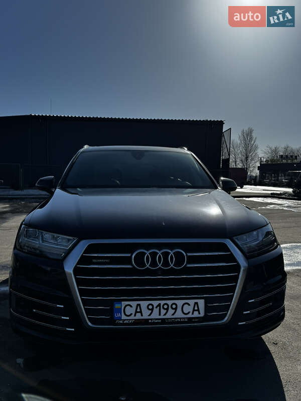 Внедорожник / Кроссовер Audi Q7 2016 в Умани