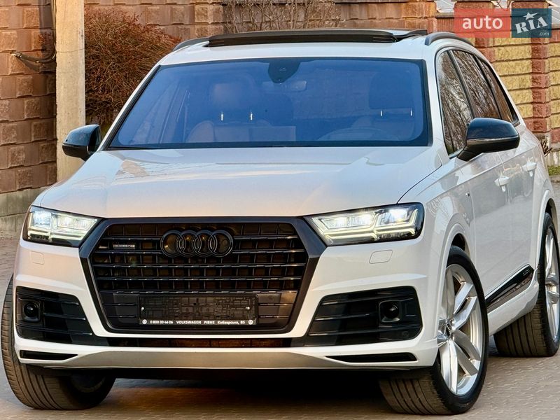 Позашляховик / Кросовер Audi Q7 2016 в Рівному