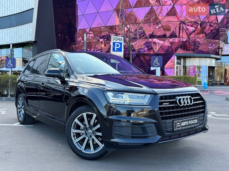 Внедорожник / Кроссовер Audi Q7 2016 в Киеве