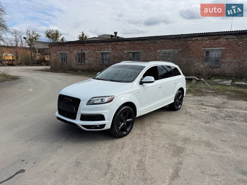 Внедорожник / Кроссовер Audi Q7 2013 в Сарнах