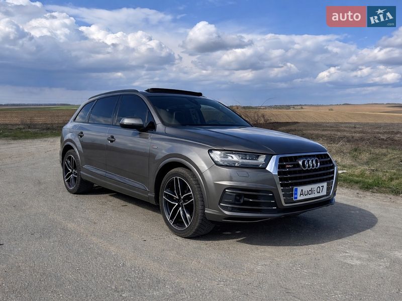 Позашляховик / Кросовер Audi Q7 2017 в Дунаївцях