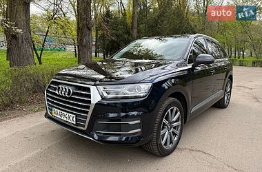 Внедорожник / Кроссовер Audi Q7 2015 в Киеве