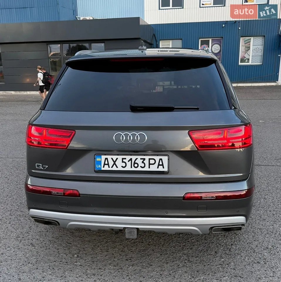Audi Q7 2018 photo 2