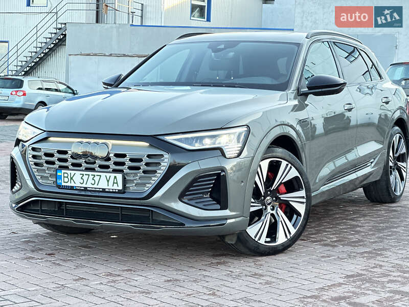 Позашляховик / Кросовер Audi Q8 e-tron 2023 в Рівному