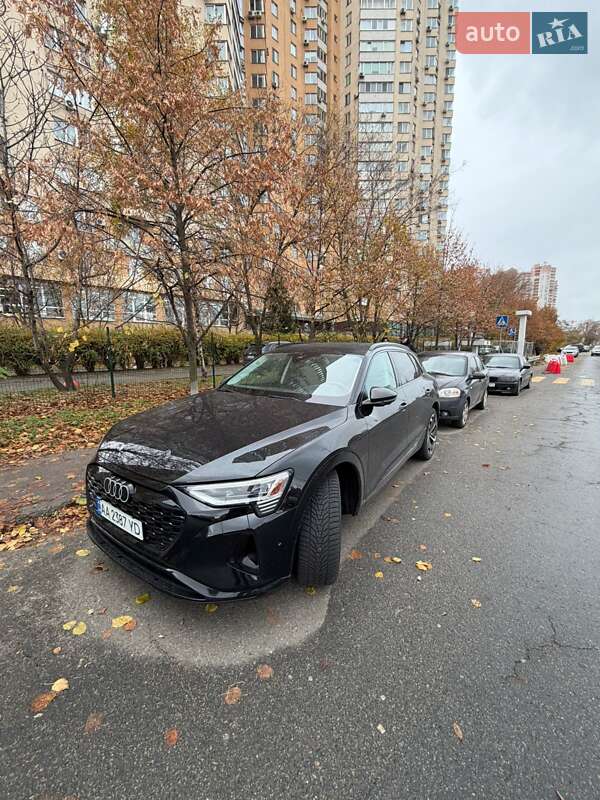 Внедорожник / Кроссовер Audi Q8 e-tron 2023 в Киеве