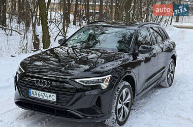 Позашляховик / Кросовер Audi Q8 e-tron 2023 в Києві