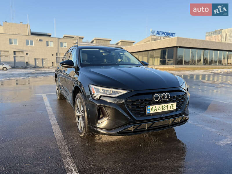 Внедорожник / Кроссовер Audi Q8 e-tron 2023 в Киеве