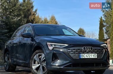 Позашляховик / Кросовер Audi Q8 e-tron 2023 в Львові