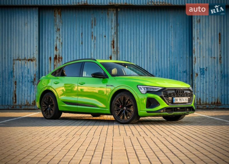 Внедорожник / Кроссовер Audi Q8 Sportback e-tron 2023 в Ровно