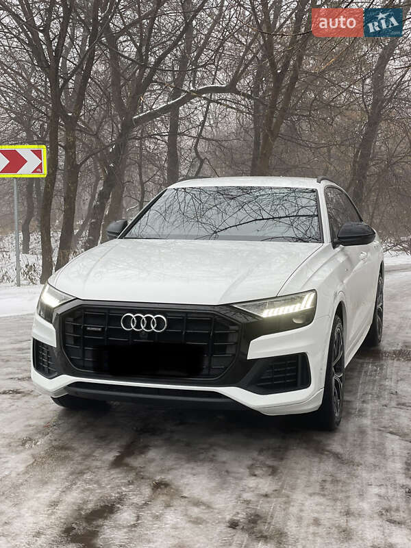 Внедорожник / Кроссовер Audi Q8 2019 в Чернигове