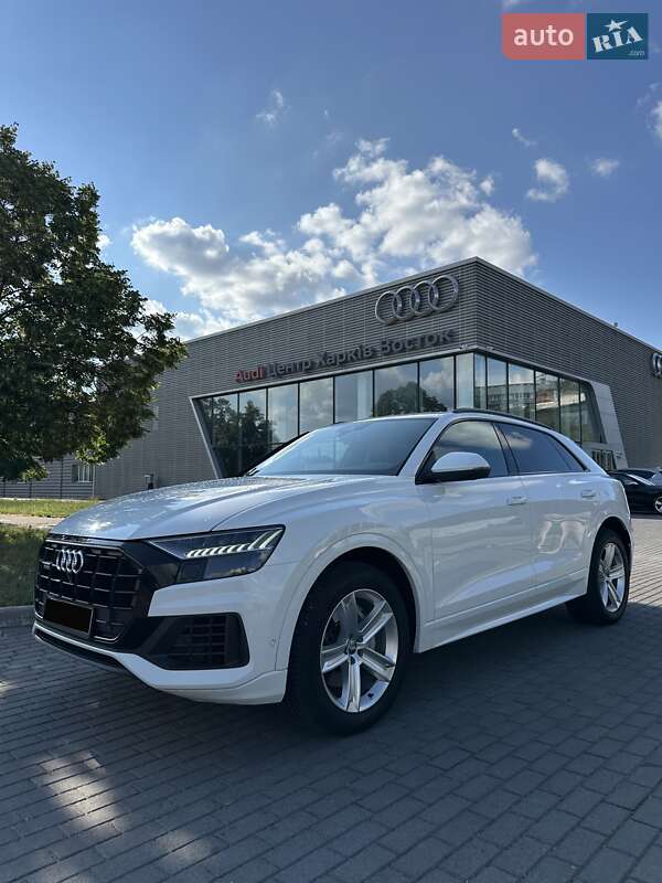 Внедорожник / Кроссовер Audi Q8 2019 в Киеве