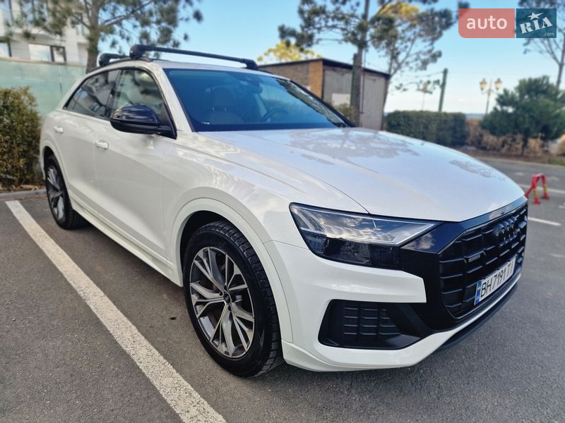 Внедорожник / Кроссовер Audi Q8 2021 в Одессе