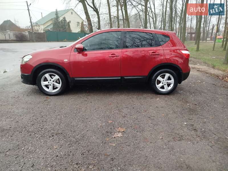 Позашляховик / Кросовер Nissan Qashqai 2013 в Києві