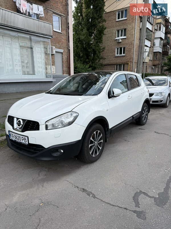 Позашляховик / Кросовер Nissan Qashqai 2010 в Києві