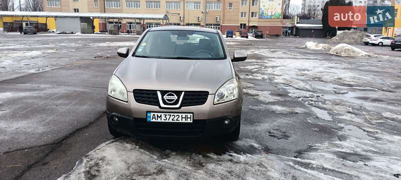 Позашляховик / Кросовер Nissan Qashqai 2010 в Житомирі