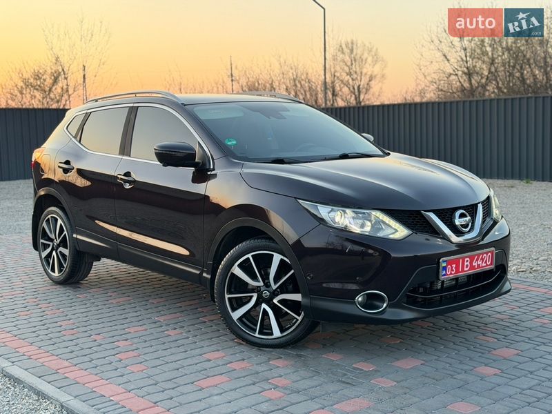 Внедорожник / Кроссовер Nissan Qashqai 2015 в Берегово