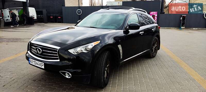 Внедорожник / Кроссовер Infiniti QX70 2014 в Харькове