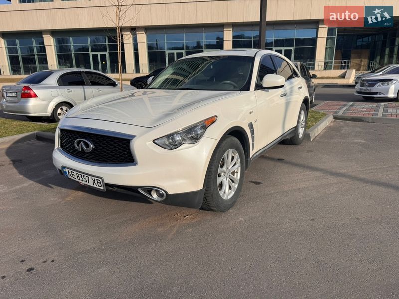 Внедорожник / Кроссовер Infiniti QX70 2016 в Днепре
