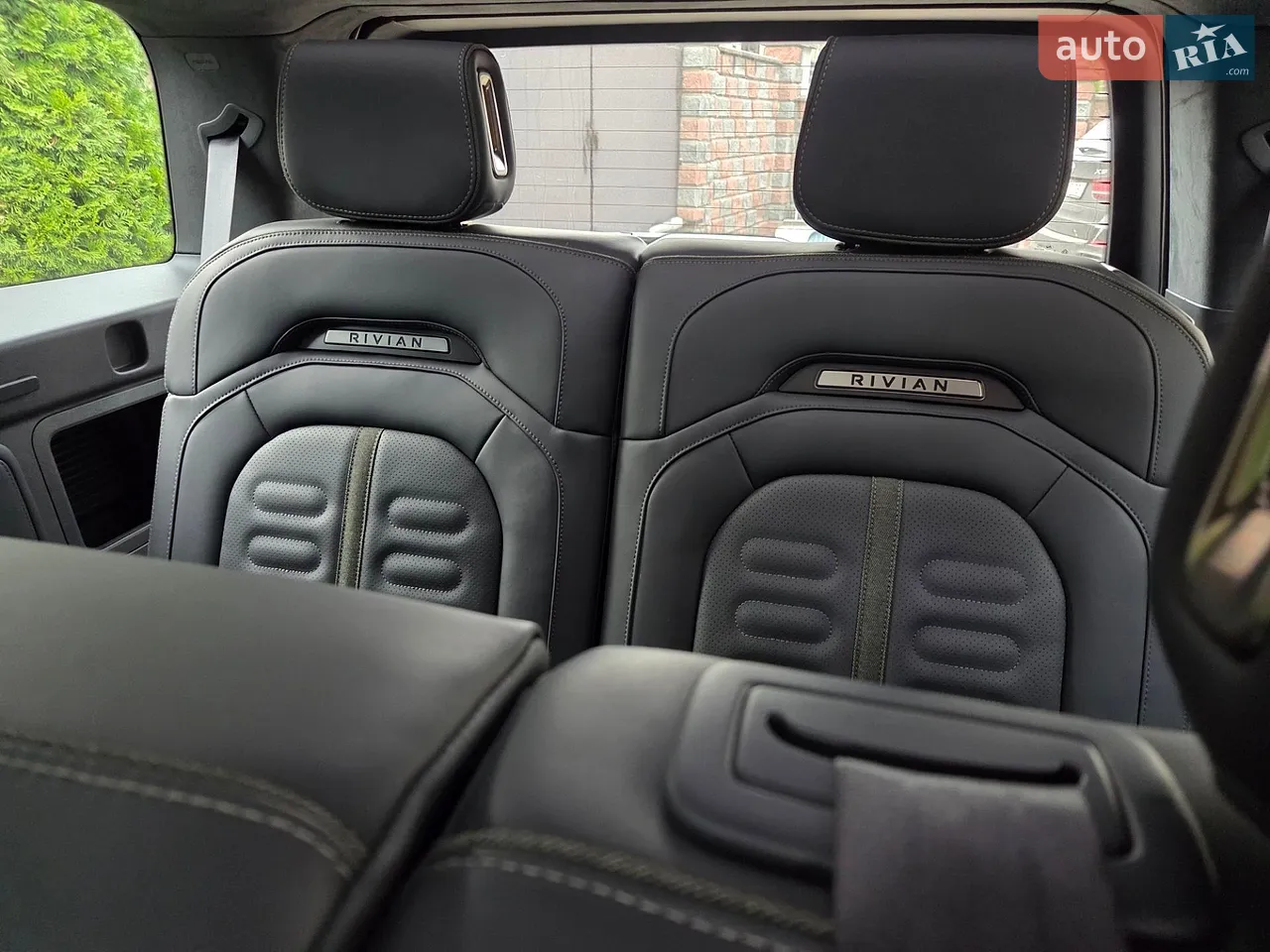 Rivian R1S 2024 photo 4