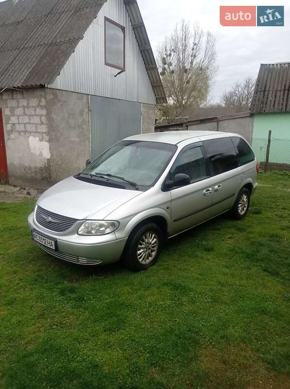 Минивэн Dodge Ram Van 2002 в Турийске