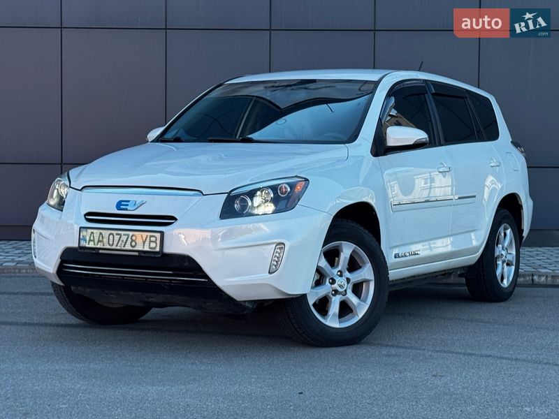 Внедорожник / Кроссовер Toyota RAV4 EV 2014 в Киеве