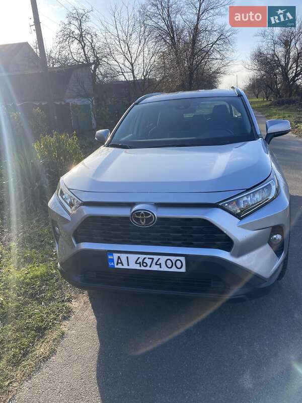 Позашляховик / Кросовер Toyota RAV4 2020 в Києві