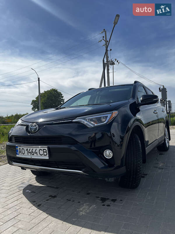Внедорожник / Кроссовер Toyota RAV4 2017 в Тячеве Внедорожник / Кроссовер Toyota RAV4 2017 в Тячеве